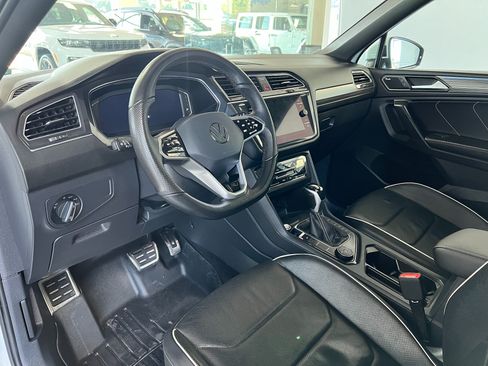 Used 2022 Volkswagen Tiguan SEL R-Line AWD/4WD image 10
