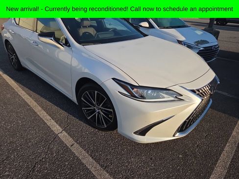 Used 2022 Lexus ES 350 w/ Premium Package FWD image 2