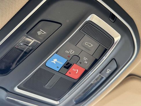 Used 2022 Jeep Grand Cherokee L Limited image 11