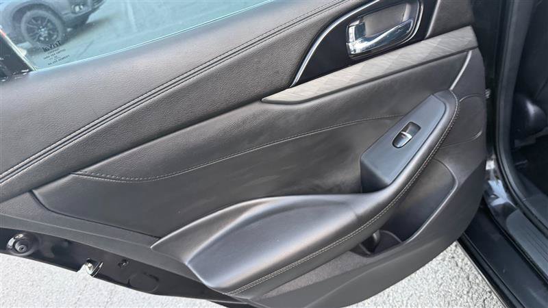 Used 2018 Nissan Maxima 3.5 SV FWD image 19