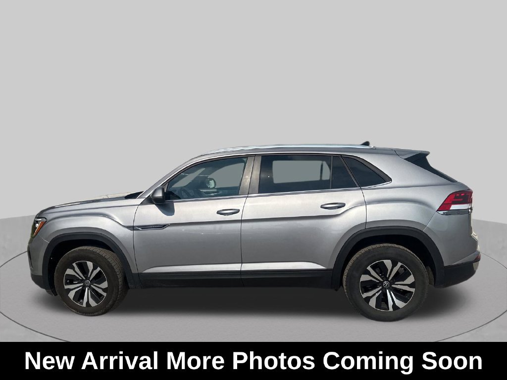 Used 2025 Volkswagen Atlas Cross Sport SE AWD/4WD image 2
