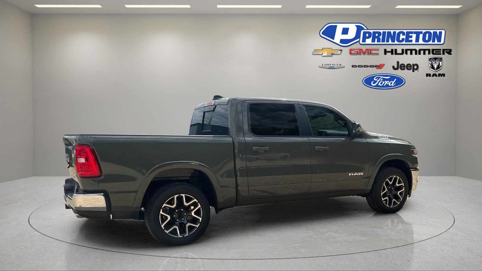 Used 2026 RAM 1500 Laramie AWD/4WD image 8