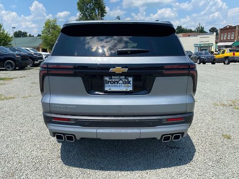 New 2025 Chevrolet Traverse LT w/ Driver Confidence Package image 4