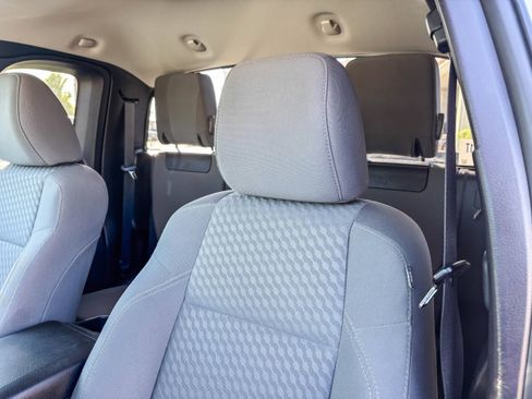 Used 2020 Toyota Tacoma SR5 RWD image 19