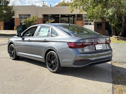 New 2025 Volkswagen Jetta SE image 29