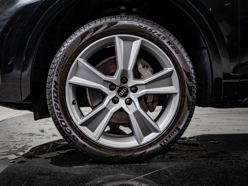 Certified 2025 Audi Q5 2.0T Premium w/ Convenience Plus Package image 16