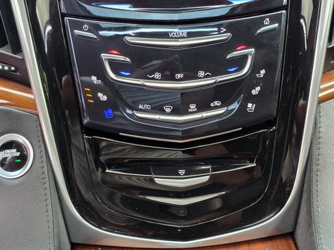 Used 2016 Cadillac Escalade Premium AWD/4WD image 16