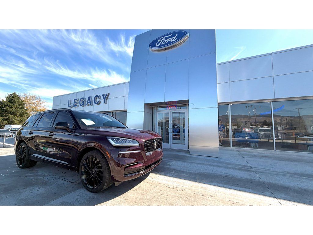 Used 2023 Lincoln Aviator Reserve w/ Equipment Group 201A RWD image 1
