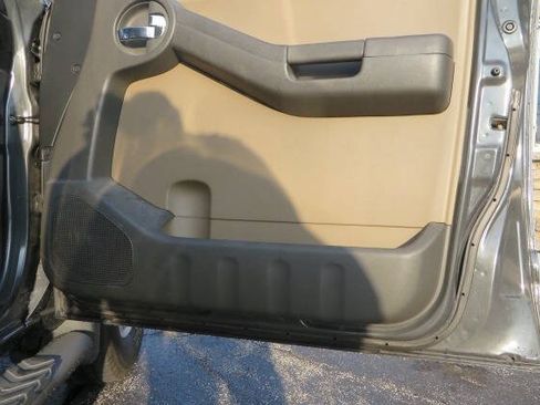 Used 2006 Nissan Xterra S w/ (U01) Utility Pkg AWD/4WD image 18