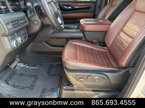 Used 2024 GMC Yukon XL Denali Ultimate AWD/4WD image 12