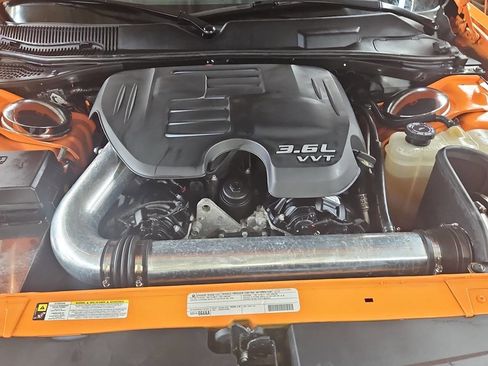 Used 2012 Dodge Challenger SXT Plus image 12