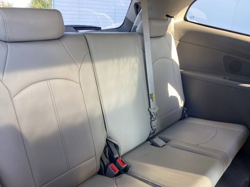 Used 2014 Chevrolet Traverse LT image 7