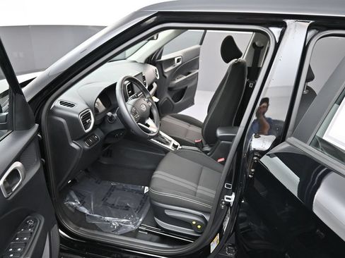 Certified 2026 Hyundai Venue SEL FWD image 12