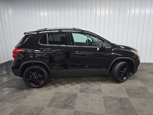 Used 2020 Chevrolet Trax LT w/ Redline Edition image 2