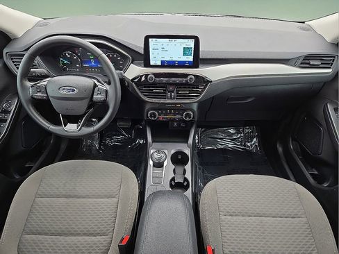 Used 2022 Ford Escape SE w/ Cold Weather Package image 18