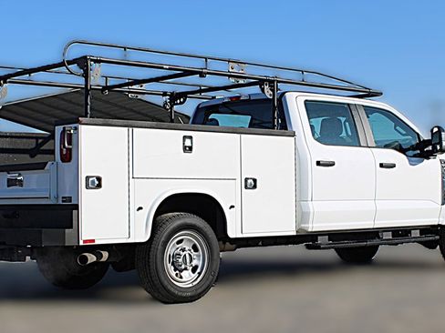 Used 2024 Ford F350 XL w/ Snow Plow Prep Package image 5