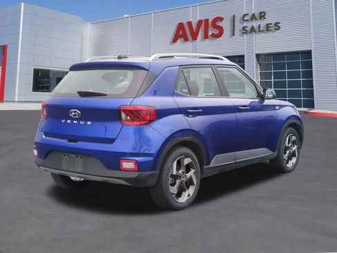 Used 2025 Hyundai Venue SEL FWD image 6