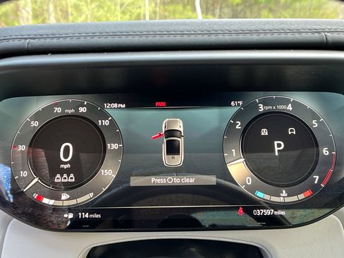 Used 2023 Land Rover Range Rover Sport SE AWD/4WD image 15