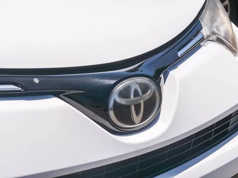 Used 2018 Toyota RAV4 LE w/ All Weather Liner Package FWD image 5