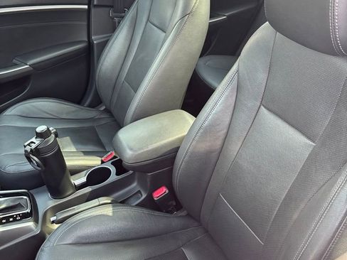 Used 2013 Hyundai Elantra GT w/ Style Pkg FWD image 9
