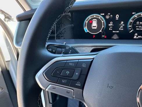 Certified 2025 Volkswagen Tiguan S image 26