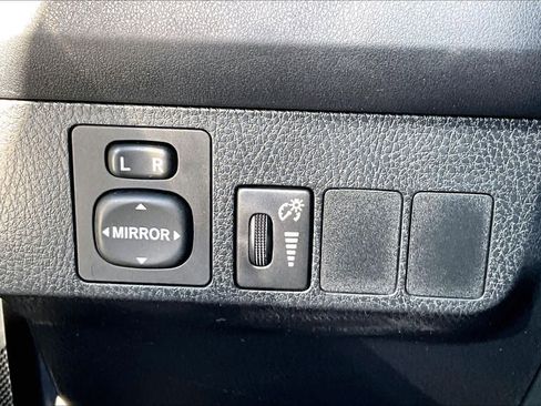Used 2016 Toyota RAV4 LE FWD image 35