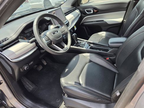 Used 2024 Jeep Compass Limited AWD/4WD image 15