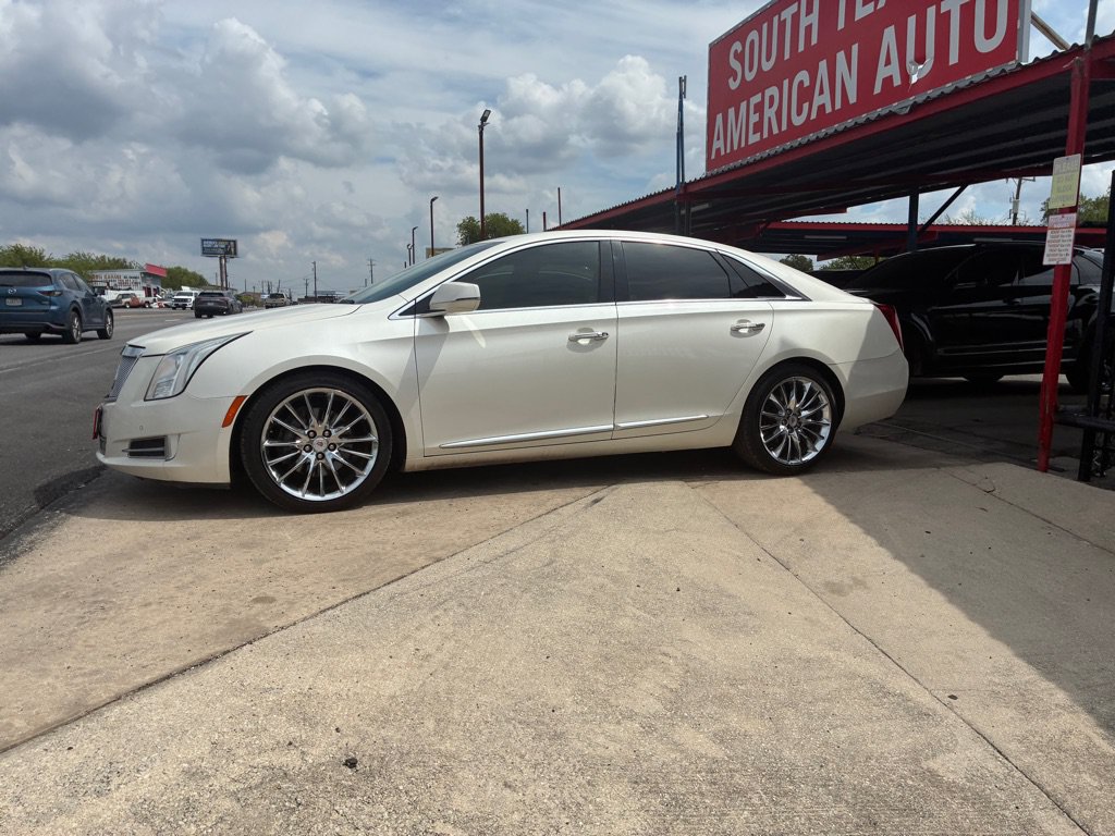Used 2013 Cadillac XTS Platinum FWD image 16