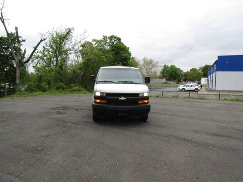 Used 2021 Chevrolet Express 2500 w/ Driver Convenience Package RWD image 29