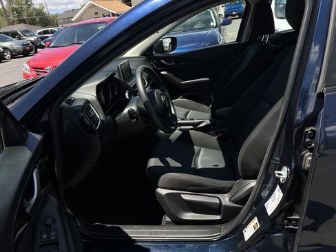 Used 2016 MAZDA MAZDA3 i Sport FWD image 10