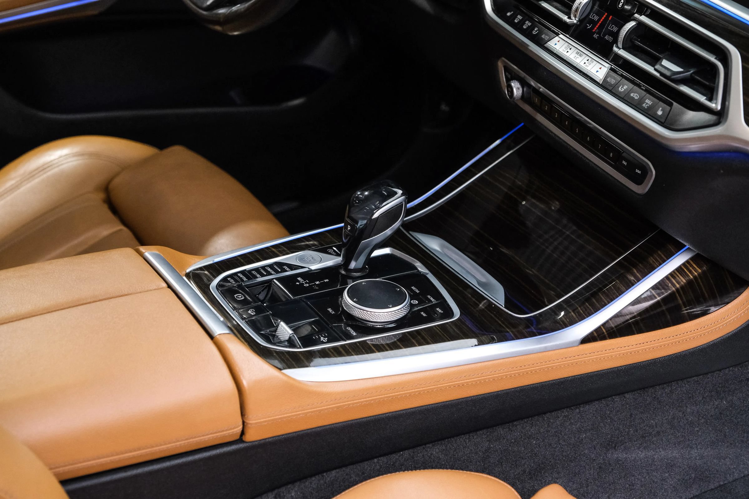 Used 2019 BMW X7 xDrive40i w/ Cold Weather Package AWD/4WD image 30