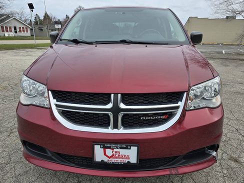 Used 2015 Dodge Grand Caravan SE w/ Quick Order Package 29E SE FWD image 2