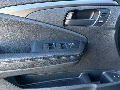 Used 2023 Honda Passport EX-L image 11