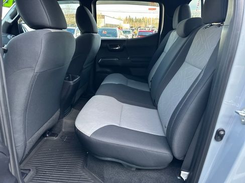 Used 2021 Toyota Tacoma TRD Off-Road image 14