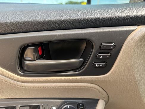 Used 2019 Honda Odyssey EX-L image 13