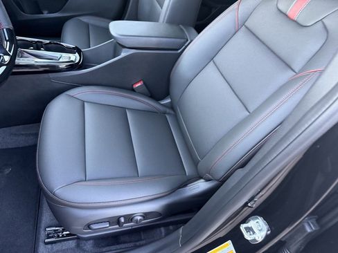 New 2026 Chevrolet Trax RS w/ Sunroof Package image 21