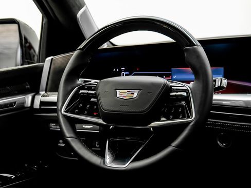 Used 2025 Cadillac Escalade V AWD/4WD image 18