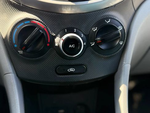 Used 2016 Hyundai Accent SE w/ Option Group 03 FWD image 15