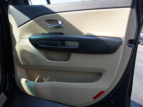 Used 2019 Kia Sedona EX FWD image 24