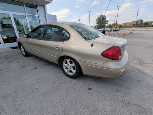 Used 2001 Ford Taurus SES FWD image 4