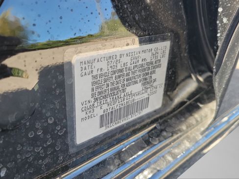 Used 2025 Nissan Versa SV w/ Trunk Package FWD image 33