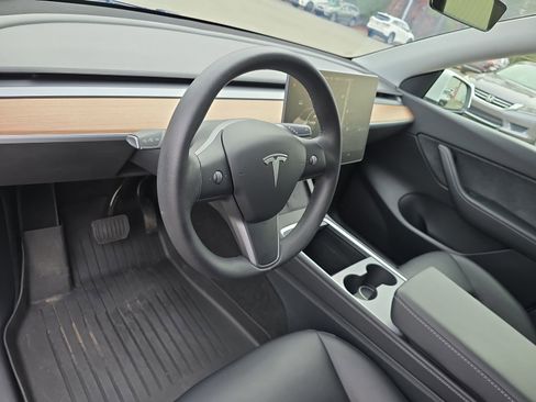 Used 2021 Tesla Model Y Long Range image 20