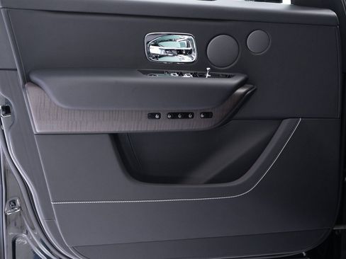 Certified 2024 Rolls-Royce Cullinan image 12