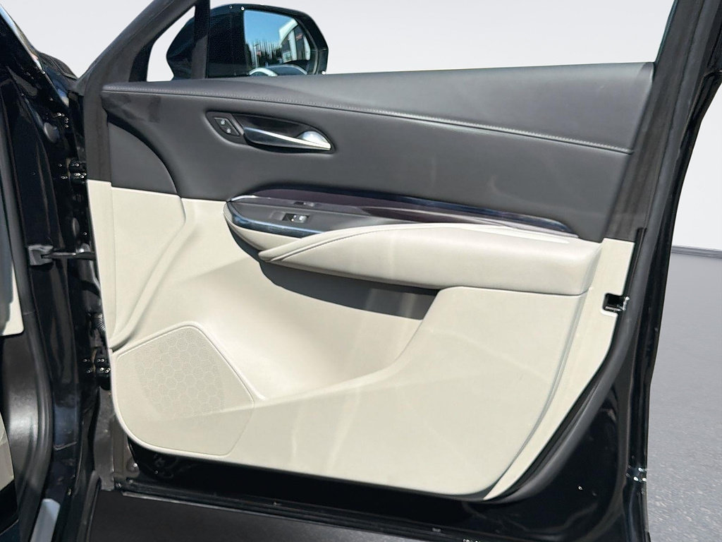 Certified 2023 Cadillac XT4 Luxury FWD image 28