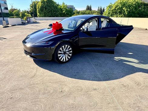 Used 2024 Tesla Model 3 Standard Range RWD image 42