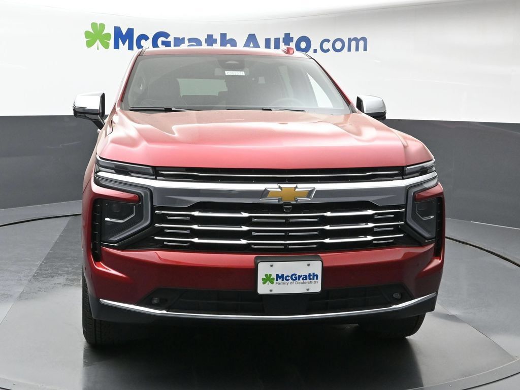 Used 2025 Chevrolet Suburban Premier AWD/4WD image 5