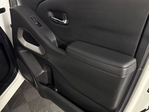 Used 2022 Nissan Frontier SV image 29