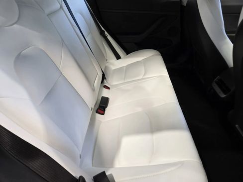 Used 2023 Tesla Model 3 Standard Range RWD image 9