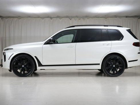 Used 2023 BMW X7 M60i w/ Executive Package image 2