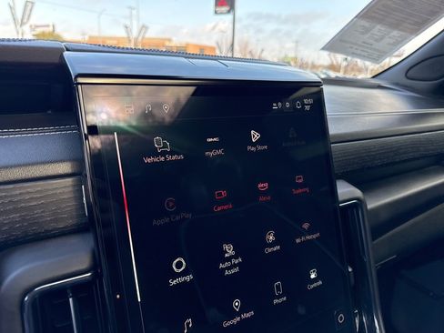 Used 2025 GMC Yukon AT4 Ultimate image 32